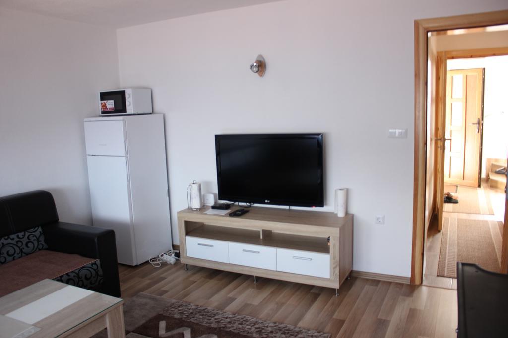 Apartments Zoni วลาซิส ภายนอก รูปภาพ
